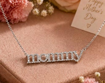 ESPECIAL para o Dia das Mães! Colar "Mamãe" em Prata de Lei com Diamantes Naturais, Corrente Ajustável