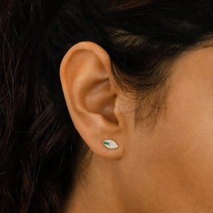 Pendiente de pluma de oro de 18 quilates: diamante, zafiro o esmeralda (individual)