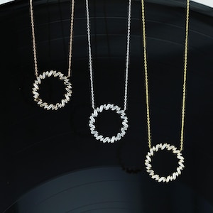 14k Gold Diamond Circle Pendant Necklace: Baguette & Round Diamonds