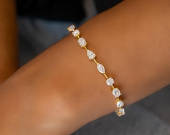 Pulseira com diamantes cultivados em laboratório: 7,50 ct em vários formatos, em ouro branco 14k.