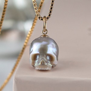 Gray Pearl Skull Necklace Skull Pendant Carved Pearl Pendant Gothic Jewelry Memento Mori Gothic Pendant Skeleton Pendant White Pearl Pendant