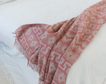 Alpaca wool blanket Arequipa pattern ethnic light pink