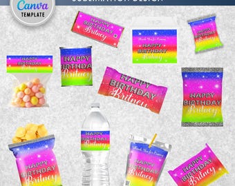 Può includere: Un pacchetto festa con un design a sublimazione, con vari articoli con una sfumatura arcobaleno e la scritta "Happy Birthday Britney". Include sacchetti di caramelle, una bottiglia d'acqua e una bustina di succo.
