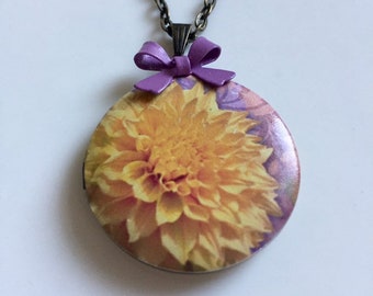 Schmuck Medaillon Kette *Chrysantheme* aufklappbar