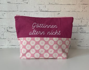 Kulturbeutel "Göttinnen altern nicht" (Margerite, rosa)