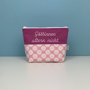 Kulturbeutel "Göttinnen altern nicht" (Margerite, rosa)