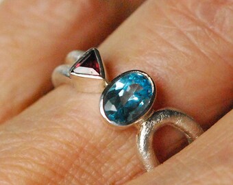 Silver ring/garnet, blue topaz, multistone ring, size 55