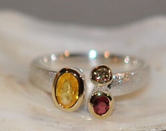 Bague argent saphir et diamant, montures or, bague multi-pierres avec saphir jaune, saphir rouge, diamant champagne