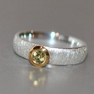 Silver ring, chrysoberyl, gold setting, light green stone, size 55