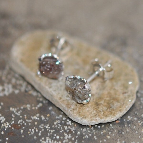 Raw diamond stud earrings, silver, a pair of natural, gray rough diamonds in "crown" silver settings, 925 sterling silver