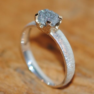 Ruwe diamanten ring, gouden zetting, zilveren ring met natuurlijke ruwe diamant en gouden zetting, 925 sterling zilver, 750 goud