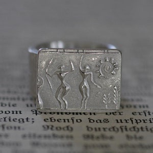 Signet ring in solid silver 925 with figurative ornaments by Frank Schwope, ring, goldsmith&#39;s work, figures