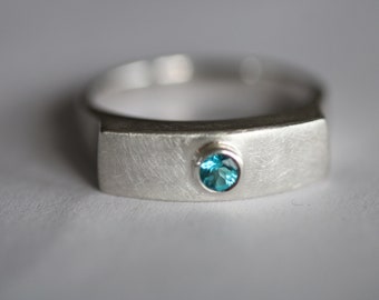 Schöner Silberring mit facettierten Paraiba Topas von Frank Schwope, Solitär-Ring, Blau, Blautopas, Unikat, Goldschmiedearbeit, Schmuck