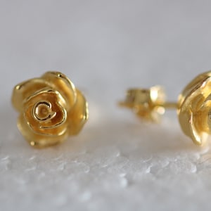 Boucles d'oreilles clous roses en argent massif/plaqué or fin par Frank Schwope