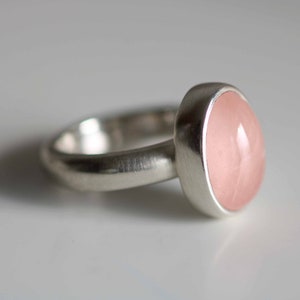 Ring in solid silver with beautiful oval rose quartz by Frank Schwope, rose quartz, unique jewelry, goldsmith&#39;s work, ring, Schwope, jewelry