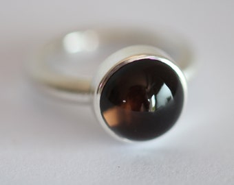 Ring with beautiful smoky quartz cabochon in solid silver by Frank Schwope, unique, unique jewelry, smoky quartz, gemstone, unique jewelry, round