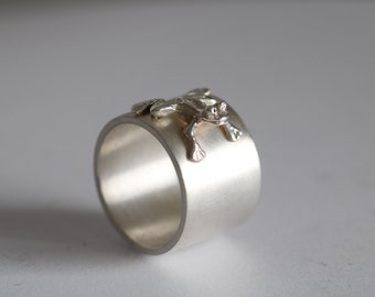 Ring mit Frosch in massiv 925 Silber von Frank Schwope, König, Frosch, Märchen, Seerose, Ring, Silber, Unikat, Goldschmiedehandwerk, Schmuck