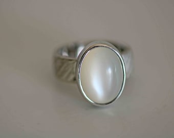 Beautiful Moonstone Ring in Sterling Silver by Frank Schwope Moonstone Oval Mother of Pearl Effect Solitaire Ring White Unique Jewelery