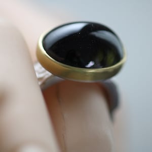 Dream ring with dark green tourmaline set in gold, unique jewelry by Frank Schwope, green, tourmaline, gold, solitaire ring, ornament, ring