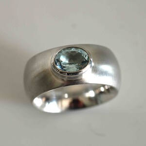 Ring mit schönem facettierten Blautopas von Frank Schwope, Solitär-Ring, Topas, Unikat, Schmuckstück, Unikatschmuck, Wissgoldingen, Schwope imagem 8