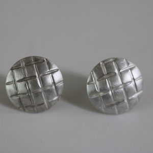 Pair of stud earrings in 925 silver with grid ornament by Frank Schwope, spiral, snail, silver, earrings, unique jewelry, jewelry, grid, ear