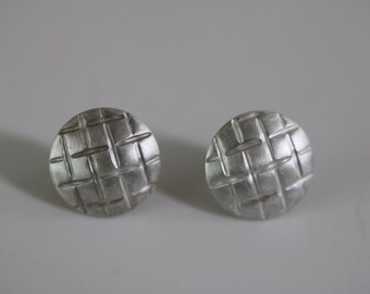 Pair of stud earrings in 925 silver with grid ornament by Frank Schwope, spiral, snail, silver, earrings, unique jewelry, jewelry, grid, ear