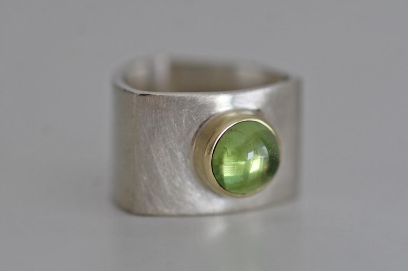 Ring mit schönem Peridot in massiv Sterlingsilber von Frank Schwope, Peridot, Gold, Grün, Edelstein, Goldschmiedearbeit Bild 3