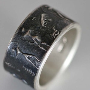 Prächtiger Ring in massiv Silber mit Figuren von Frank Schwope. Herrenring, Männerring, Unikat, Schmuckunikate, Mann, Herr, Ring für Männer Bild 2