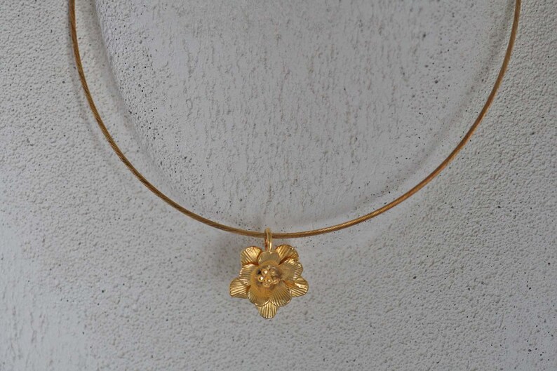 Dream flower pendant in solid silver-22kt gold plated by Frank Schwope