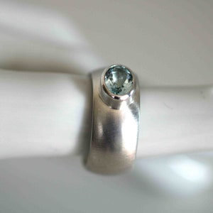 Ring mit schönem facettierten Blautopas von Frank Schwope, Solitär-Ring, Topas, Unikat, Schmuckstück, Unikatschmuck, Wissgoldingen, Schwope Bild 10