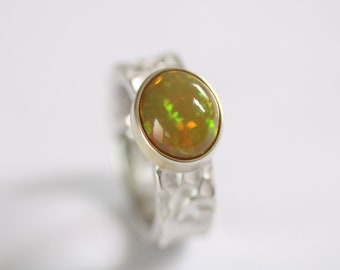 Ring in Silber mit schönem in 750Gold gefassten Opal Cabochon von Frank Schwope, Schmuckstück, Ring für Damen, Unikatschmuck, Schmuckunikat