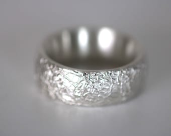 Bague en argent massif 925 avec ornement environnant de Frank Schwope, travail d'orfèvrerie, structure, bijoux uniques, bijoux uniques, or