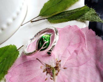 Anello con foglia, ring, botanical, with a leaf, twig, rametto, silver ring, tiny, dainty