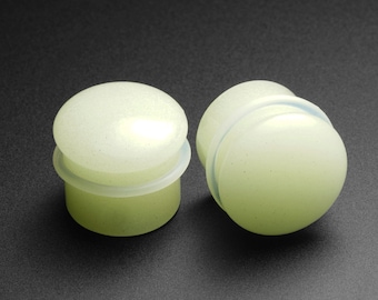 Glow In The Dark Glass Single Flare Convex Plug | Glass Ear Stretcher Gauges | Sizes 3mm (8g) - 16mm (5/8") | FREE Delivery Available!