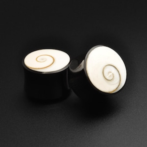 Horn Double Flare Plug With Shiva Eye Inlay | Organic Horn Ear Gauges |Sizes 6mm (2g) - 18mm (11/16") | FREE Worldwide Delivery Available!