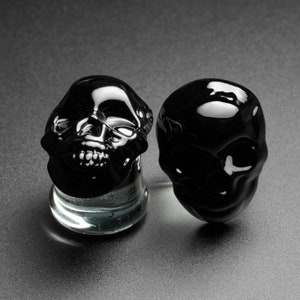 Black Skull Glass Double Flare Plug | Glass Ear Stretcher Gauges | Sizes 6mm (2g) - 16mm (5/8&quot;) | FREE Delivery Available!