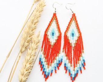 Longues boucles d'oreilles rouges pour le festival, merveilleux bijoux faits main, accessoire de lustre d'été en perles, excellent cadeau de bijoux pour femme