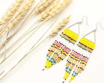 Boucles d'oreilles colorées en perles, boucles d'oreilles de style amérindien, boucles d'oreilles lustre triangle jaune, cadeau fait main pour femme