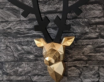 Wall decoration deer head, refined with leaf metal