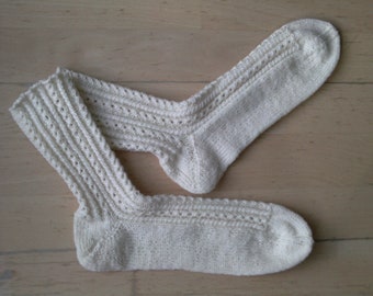 Trachtensocken mit Lochmuster