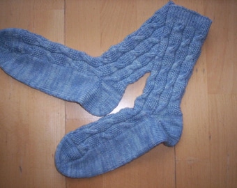 Socken mit Muster für Damen selbstgestrickt