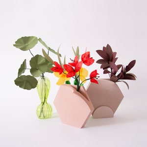 Hexagonal table-top vase single piece by Extra&ordinary Design image 1