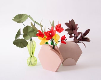 Hexagonal table-top vase single piece by Extra&ordinary Design