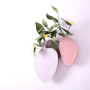Pebble shape customisable arrangement wall vase/sculpture set in warm tone by Extra&ordinary Design