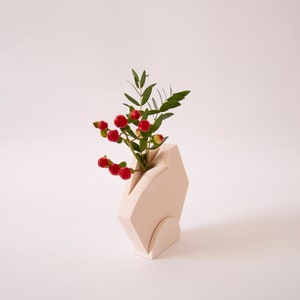 Hexagonal table-top vase single piece by Extra&ordinary Design image 5