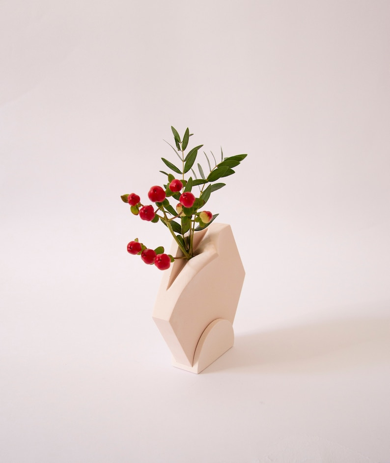 Hexagonal table-top vase single piece by Extra&ordinary Design image 5