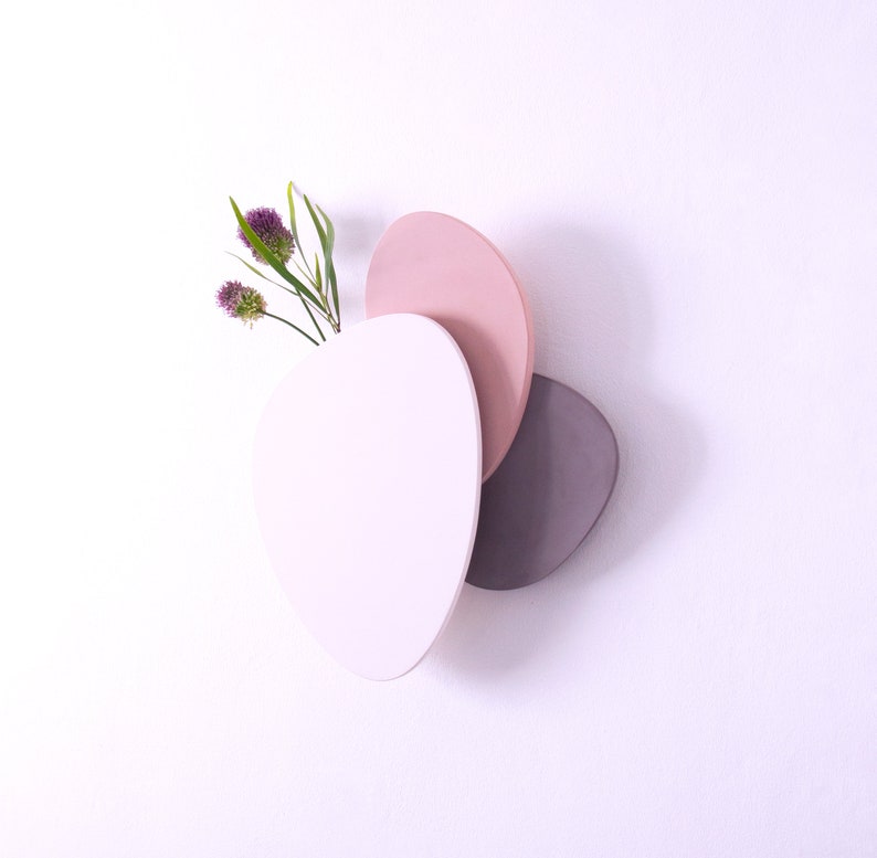 Pebble shape customisable arrangement wall vase/sculpture set in warm tone by Extra&ordinary Design image 2
