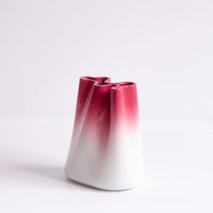 Porcelain Jumony vase set of 3 Sky blue to sunset red. image 5