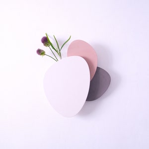 Pebble shape customisable arrangement wall vase/sculpture set in warm tone by Extra&ordinary Design image 3