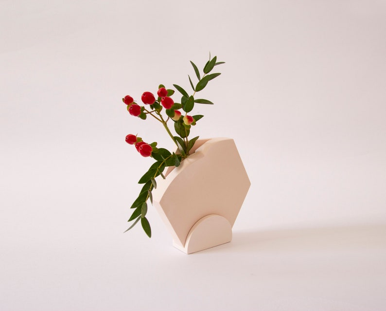 Hexagonal table-top vase single piece by Extra&ordinary Design image 4